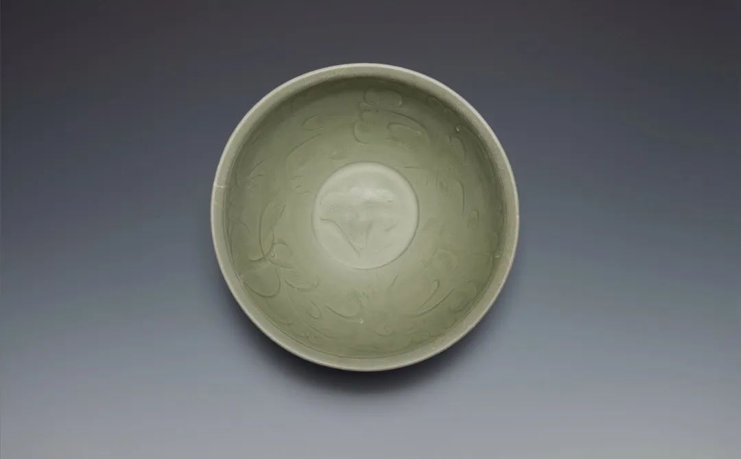 宋·龍泉窯青釉刻劃花碗